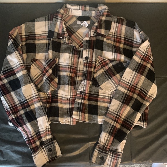 RSQ red and black cropped flannel - Picture 2 of 3